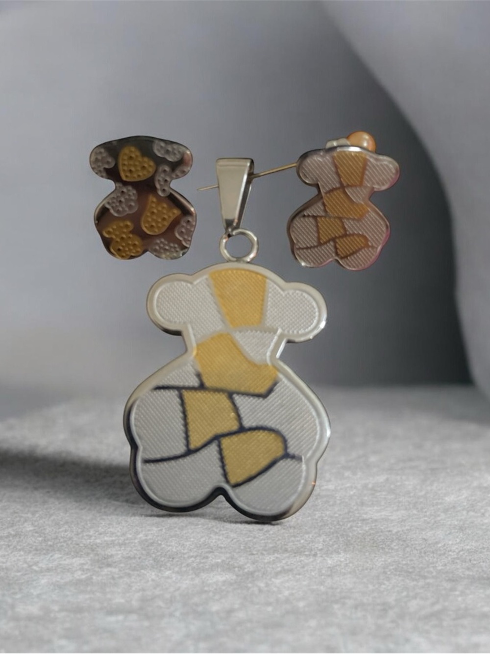 Bear-Shaped Pendant & Stud Earrings Set in silver & gold. ( stainless steel)